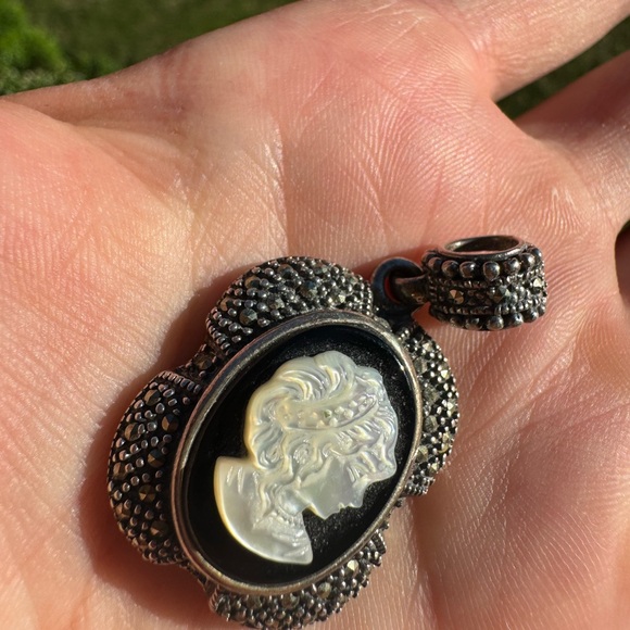 Large Vintage Sterling Silver & Marcasite Cameo Necklace Pendant - Picture 6 of 7